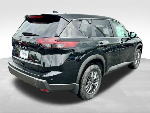 Used 2025 Nissan Rogue S image 7