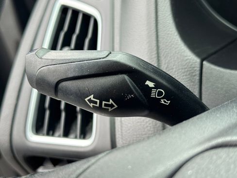 Used 2018 Ford Focus Titanium FWD image 49