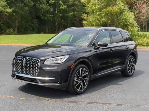 Used 2023 Lincoln Corsair Reserve w/ Equipment Group 201A FWD image 4