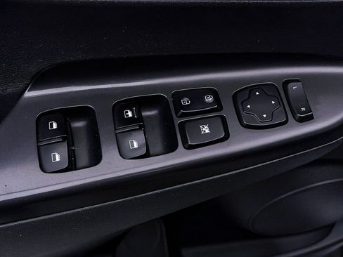 Used 2020 Hyundai Kona SE image 16