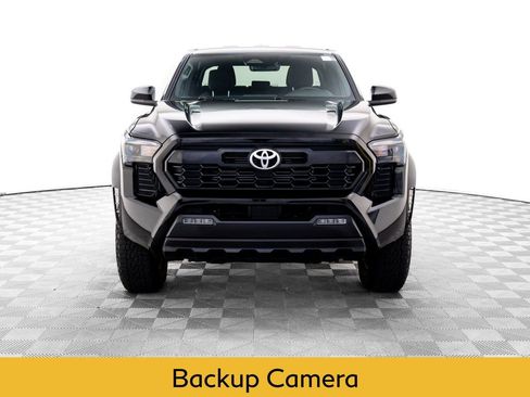 Used 2024 Toyota Tacoma TRD Off-Road image 9