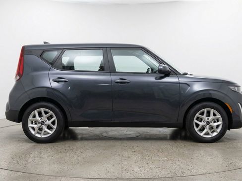 Used 2025 Kia Soul LX w/ LX Technology Package image 9