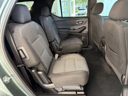 Used 2023 Chevrolet Traverse LT FWD image 30