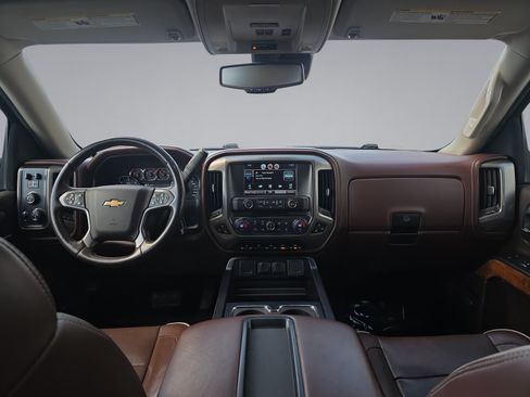 Used 2015 Chevrolet Silverado 1500 High Country w/ High Country Premium Package AWD/4WD image 19