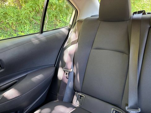 Used 2025 Toyota Corolla LE FWD image 37