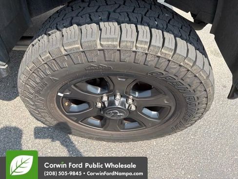 Used 2015 RAM 3500 Laramie w/ Black Appearance Group AWD/4WD image 4