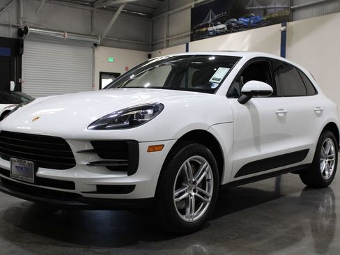 Used 2021 Porsche Macan Base image 8