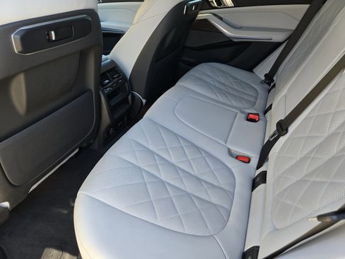 Used 2024 BMW X5 xDrive40i w/ Premium Package image 43