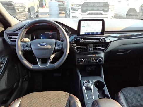 Used 2025 Ford Escape ST-Line Select AWD/4WD image 12