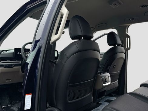 New 2026 Kia Carnival EX image 6