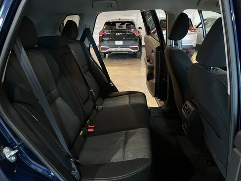 Used 2025 Nissan Rogue SV image 38