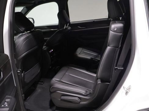Certified 2024 Jeep Grand Cherokee L Limited w/ Luxury Tech Group II AWD/4WD image 19