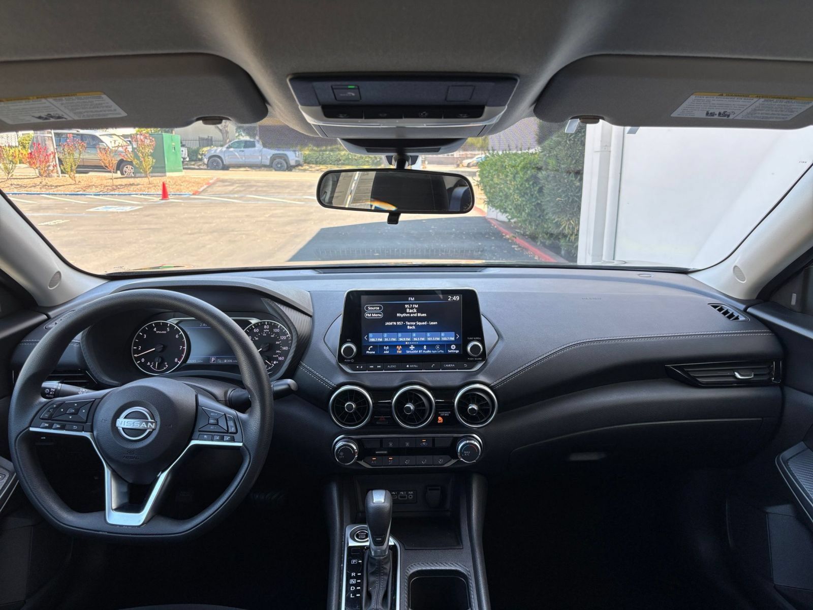 Used 2025 Nissan Sentra SV FWD image 30