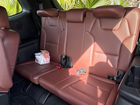 Used 2024 Kia Telluride SX Prestige image 9