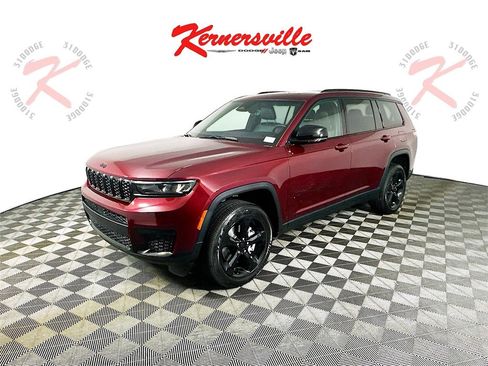 New 2025 Jeep Grand Cherokee L Altitude image 3