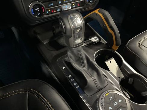Used 2023 Ford Bronco Badlands image 25