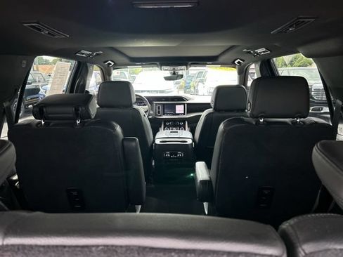 Used 2021 GMC Yukon Denali w/ Denali Premium Package AWD/4WD image 13