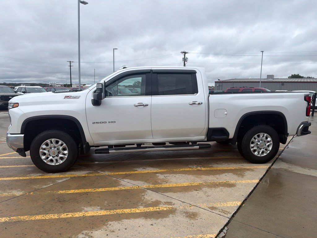Used 2024 Chevrolet Silverado 2500 LTZ w/ LTZ Plus Package AWD/4WD image 4