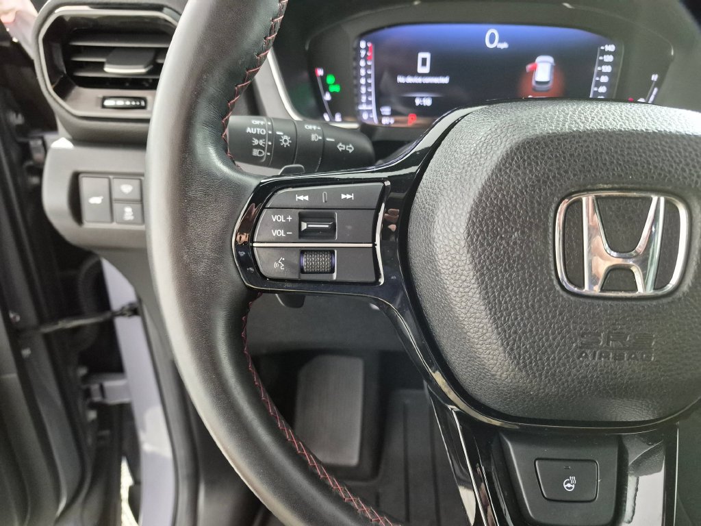 Used 2025 Honda Pilot Black Edition image 14