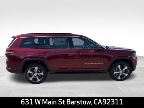 New 2026 Jeep Grand Cherokee L Limited w/ Luxury Tech Group II AWD/4WD image 3