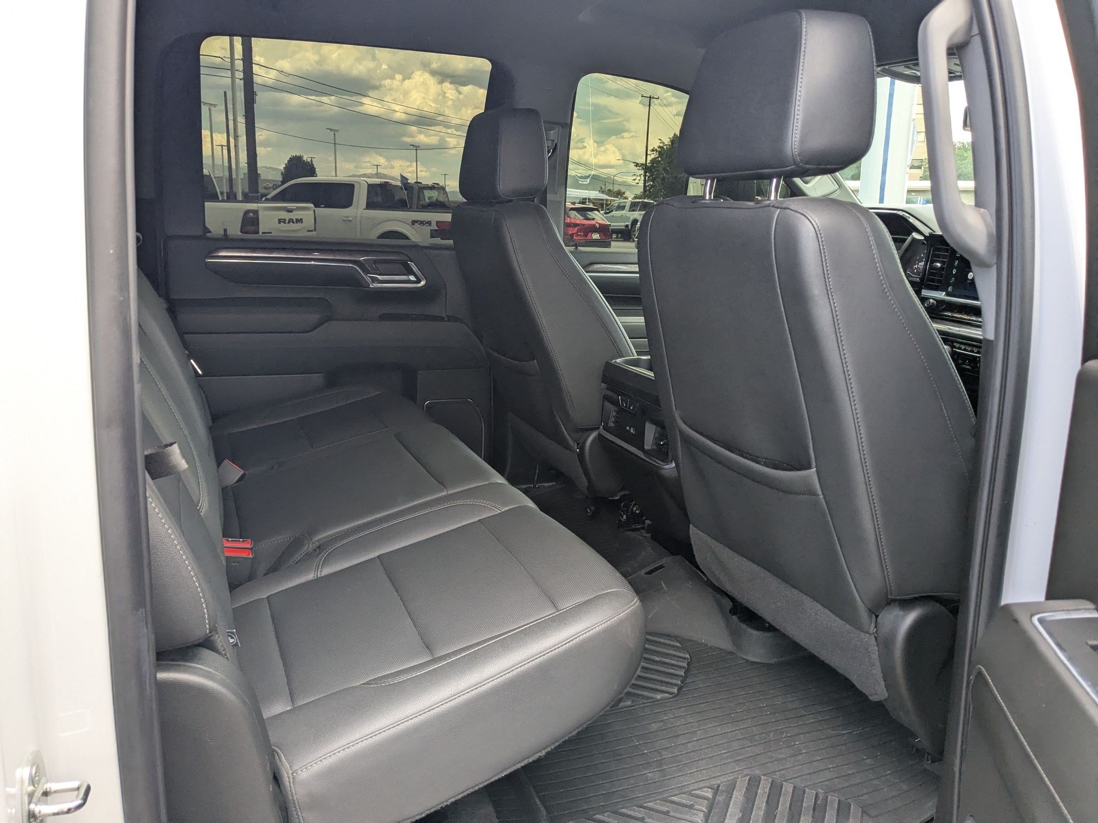 Used 2024 Chevrolet Silverado 3500 LTZ w/ LTZ Plus Package AWD/4WD image 32