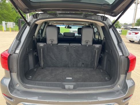 Used 2017 Nissan Pathfinder Platinum w/ Family Entertainment Package AWD/4WD image 29