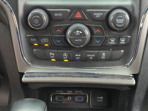 Used 2018 Jeep Grand Cherokee Altitude AWD/4WD image 13