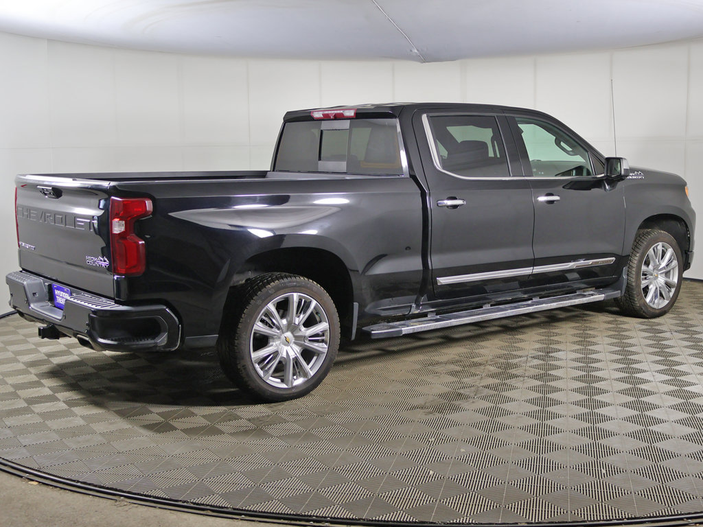 Used 2022 Chevrolet Silverado 1500 High Country w/ High Country Premium Package AWD/4WD image 14