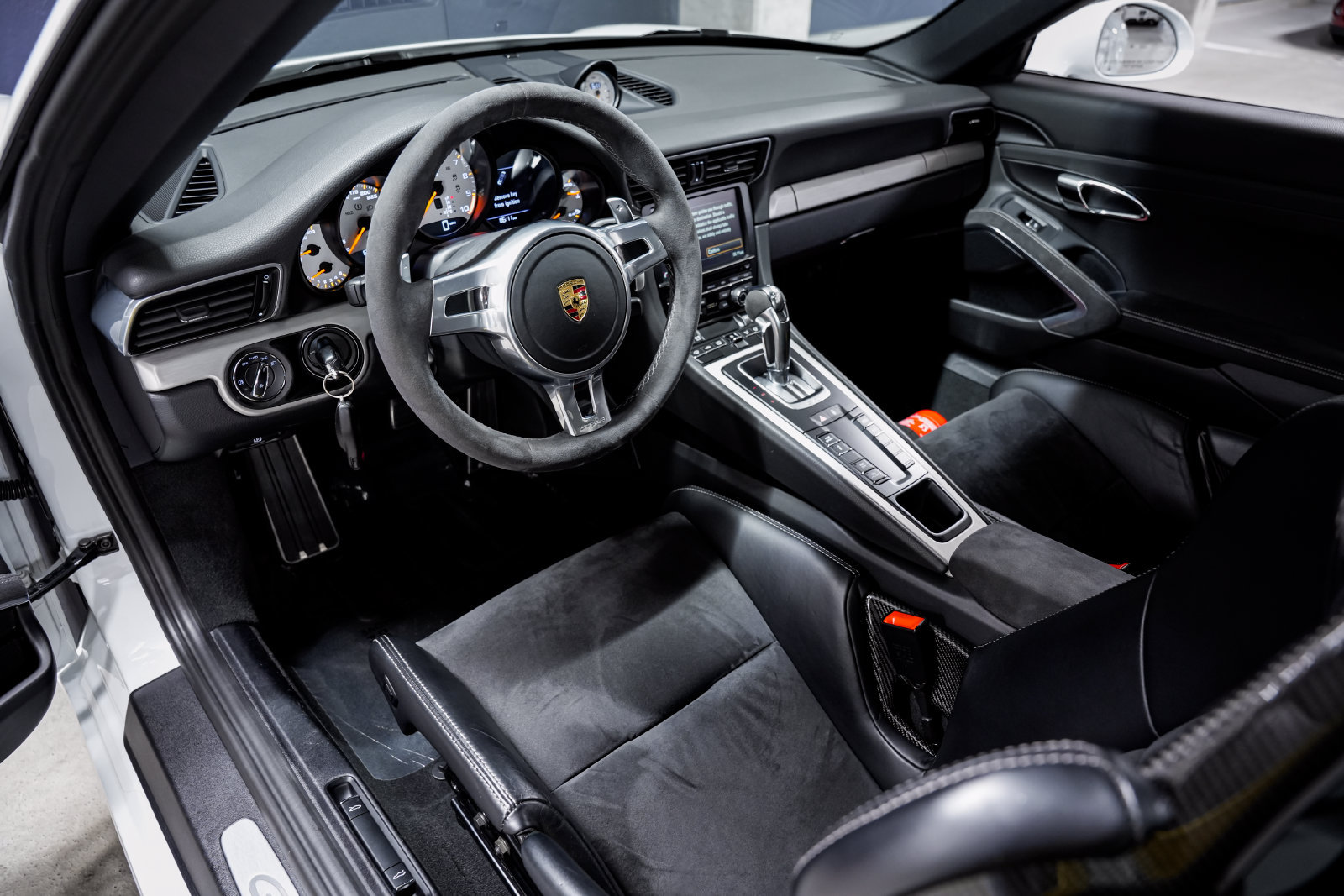 Used 2016 Porsche 911 GT3 RWD image 9
