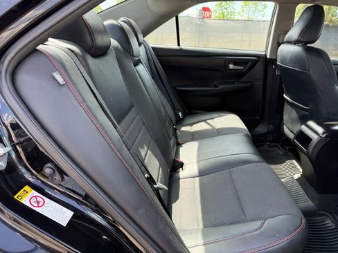 Used 2016 Toyota Camry SE image 20
