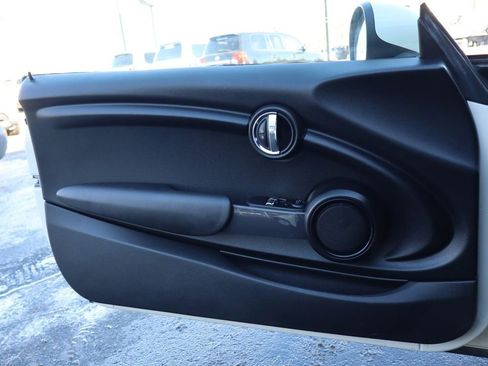 Used 2017 MINI Cooper 2-Door Hardtop image 15