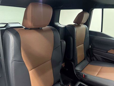 Certified 2026 Lexus GX 550 w/ Accessory Package (31) AWD/4WD image 12