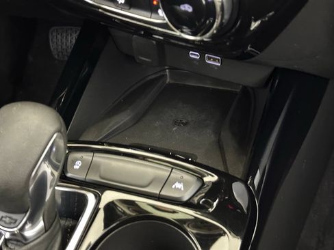 Used 2025 Chevrolet Trax ACTIV w/ Sunroof Package FWD image 17