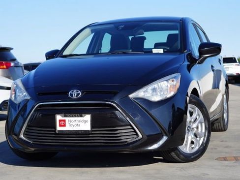 Used 2018 Toyota Yaris iA image 2