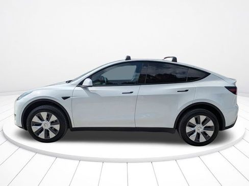 Used 2021 Tesla Model Y Long Range AWD/4WD image 7
