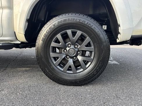Used 2023 Toyota Tacoma SR5 w/ Technology Package AWD/4WD image 19