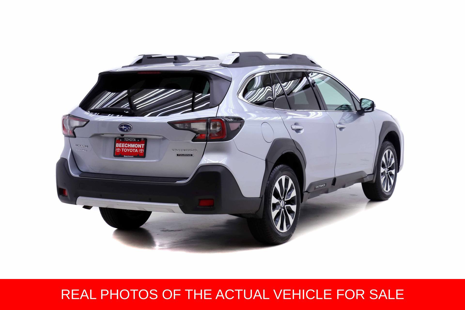 Used 2025 Subaru Outback Touring w/ Popular Package #2 AWD/4WD image 2