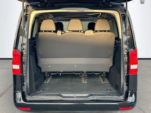 Used 2018 Mercedes-Benz Metris Passenger image 23