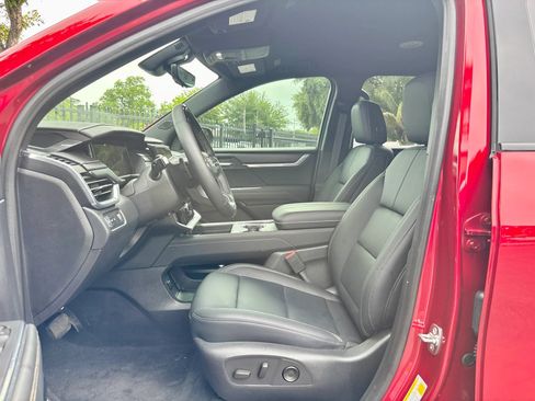 Used 2026 GMC Acadia Elevation w/ Super Cruise Package FWD image 9