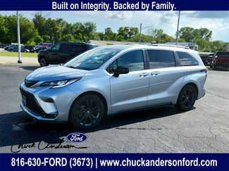 Used 2023 Toyota Sienna XSE video 2