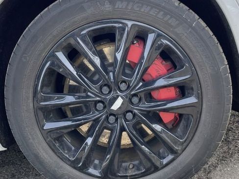 Used 2023 Cadillac XT6 Sport image 9