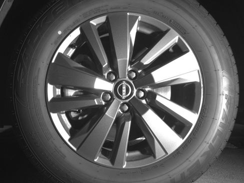 Used 2025 Nissan Pathfinder SV image 12