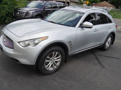 Used 2010 INFINITI FX35 AWD w/ Navigation Pkg image 7