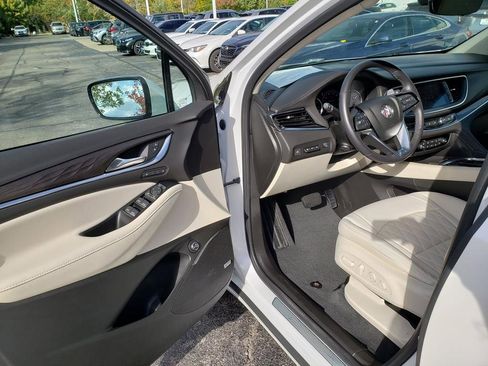 Used 2022 Buick Enclave Avenir w/ Avenir Technology Package image 9
