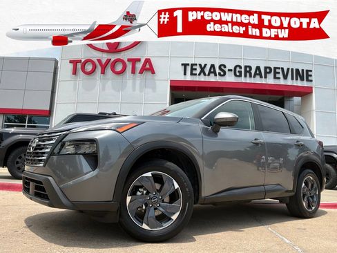 Used 2025 Nissan Rogue SV FWD image 1
