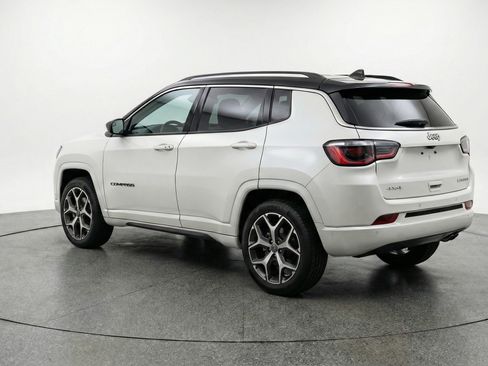 Used 2025 Jeep Compass Limited AWD/4WD image 6