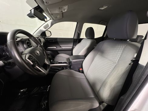 Used 2022 Toyota Tacoma SR5 image 13