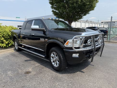 Used 2017 RAM 2500 Limited AWD/4WD image 2