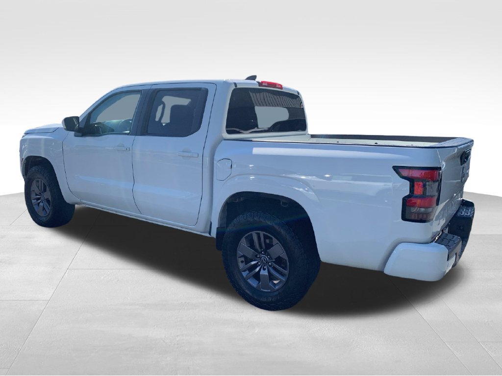 Used 2025 Nissan Frontier SV AWD/4WD image 4