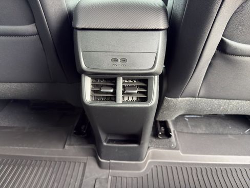 New 2026 Chevrolet Equinox LT w/ Convenience Package II AWD/4WD image 12